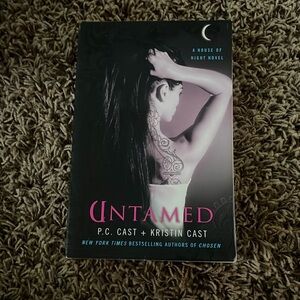 paperback, lightweight, black, series, best seller